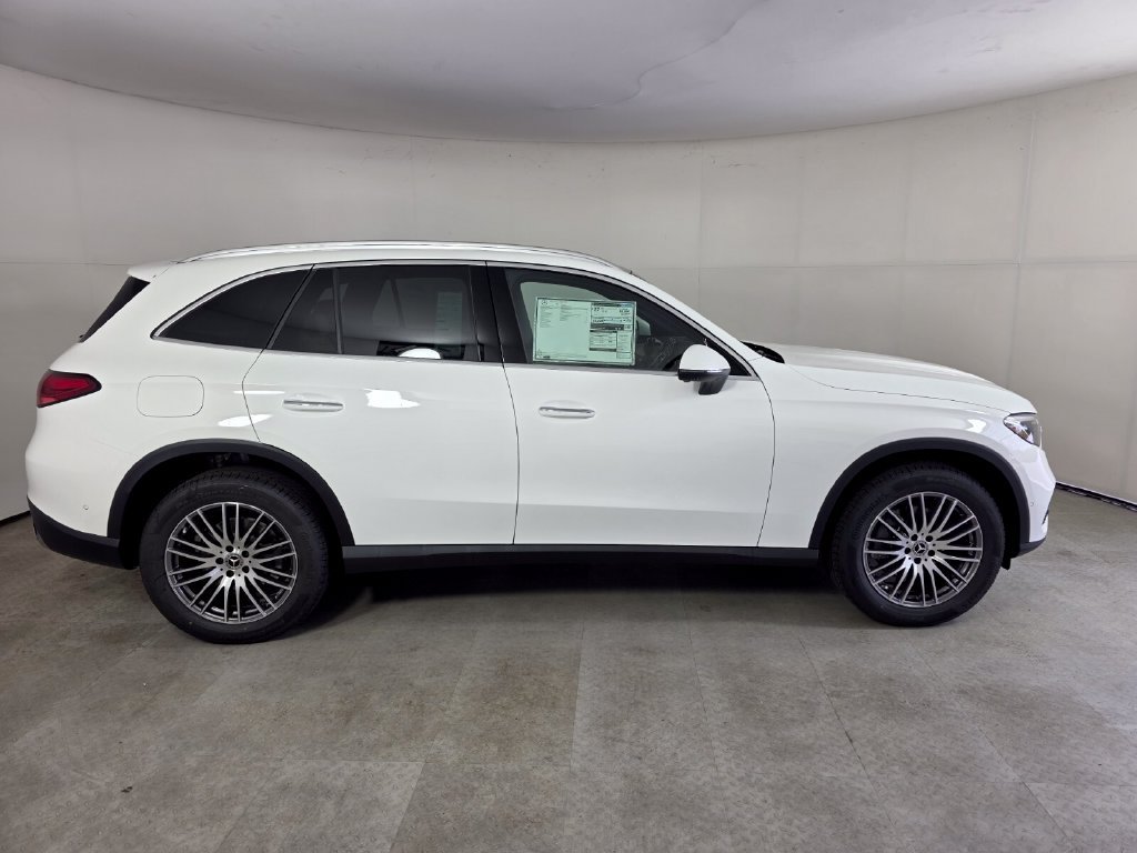New 2027 Polar White Mercedes-Benz GLC 300 image 3