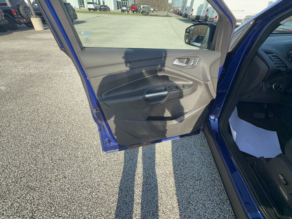 Used 2016 Deep Impact Blue Ford SE image 7