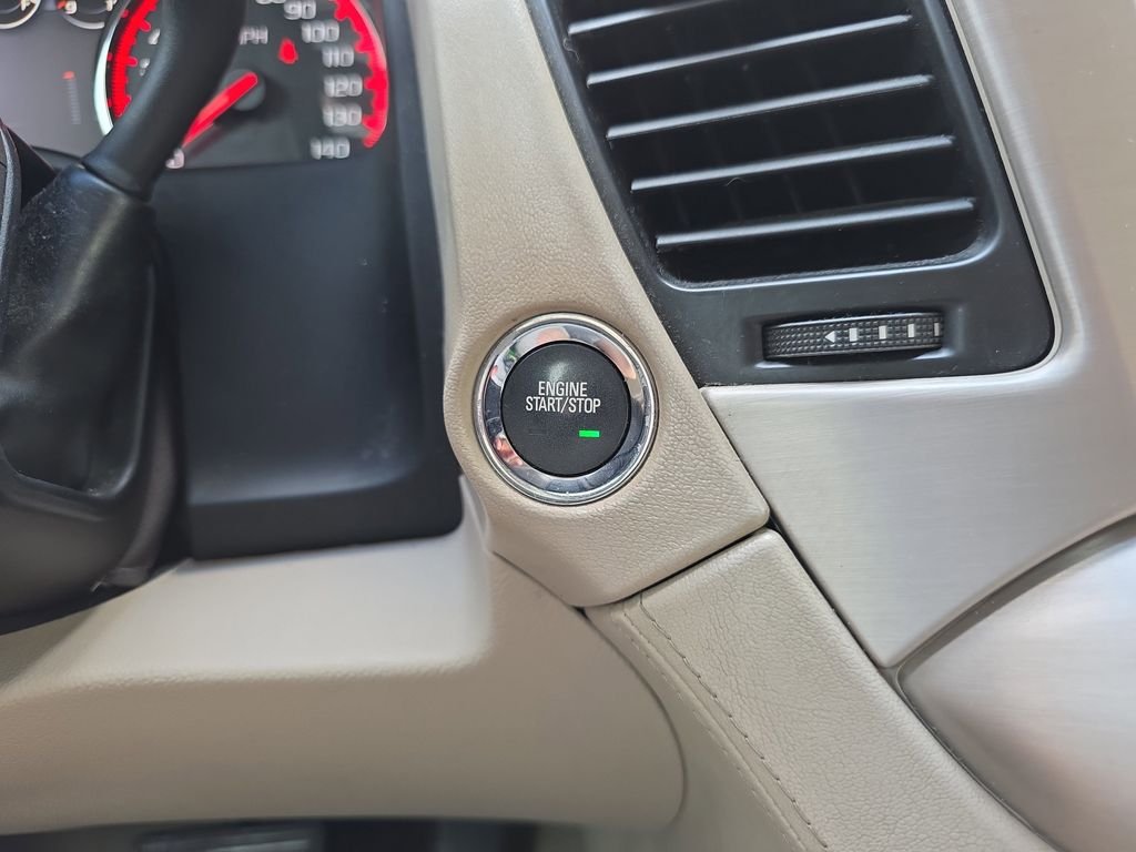 Used 2015 White GMC Denali image 23