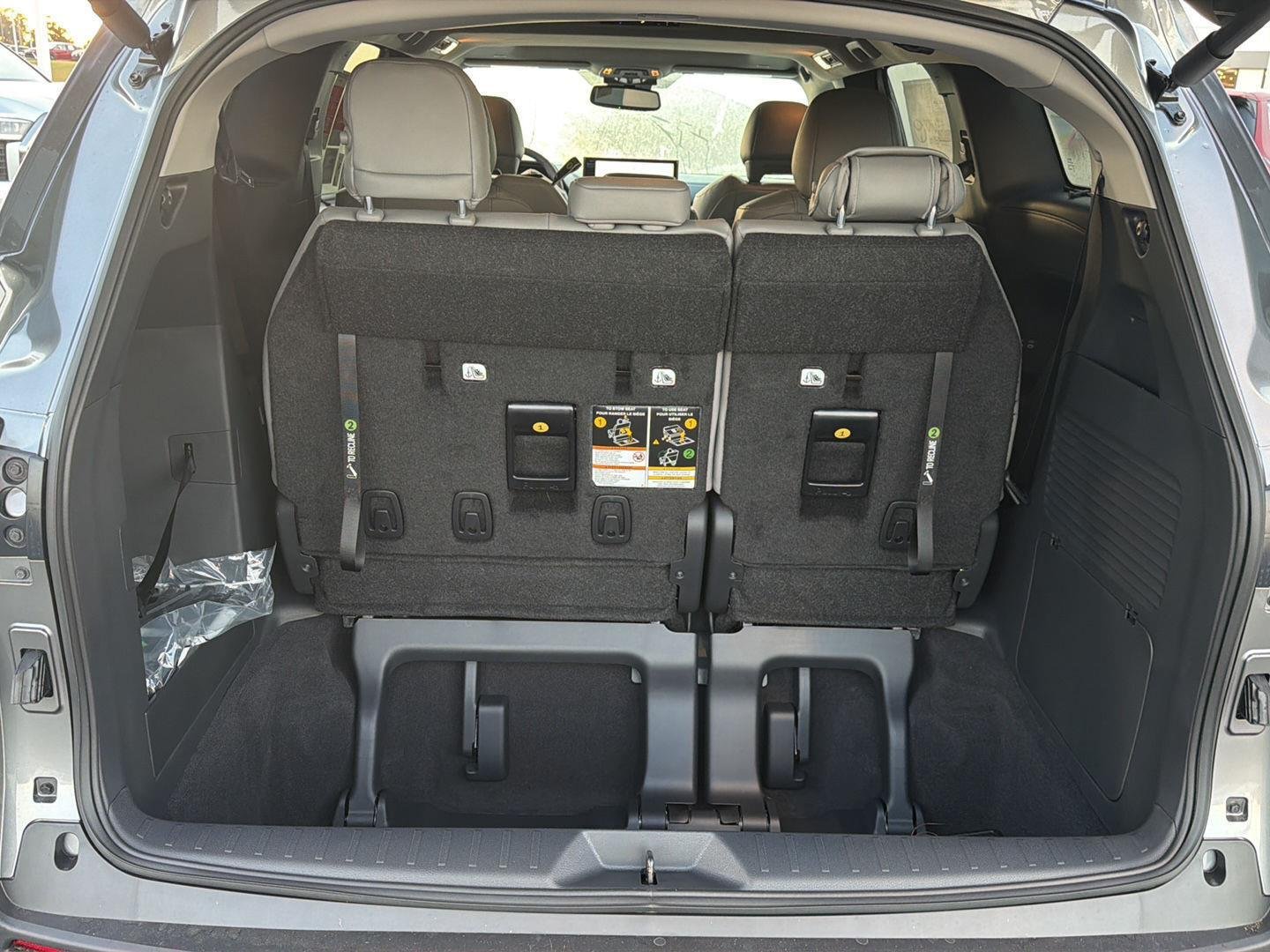 New 2026 Heavy Metal Toyota XLE 8-Passenger image 31