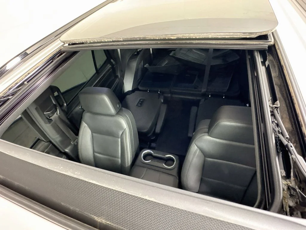 Used 2023 White Chevrolet Z71 image 25