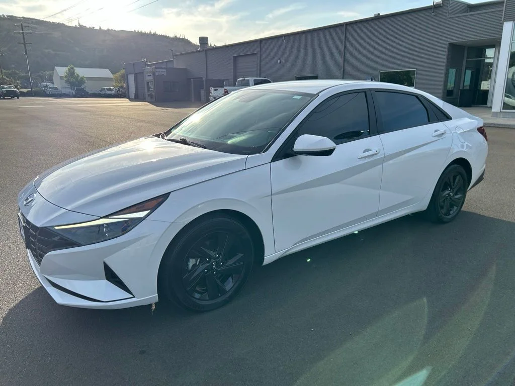 Used 2022 Gray Hyundai SEL image 11