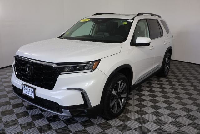 Used 2023 Platinum White Pearl Honda Touring image 4