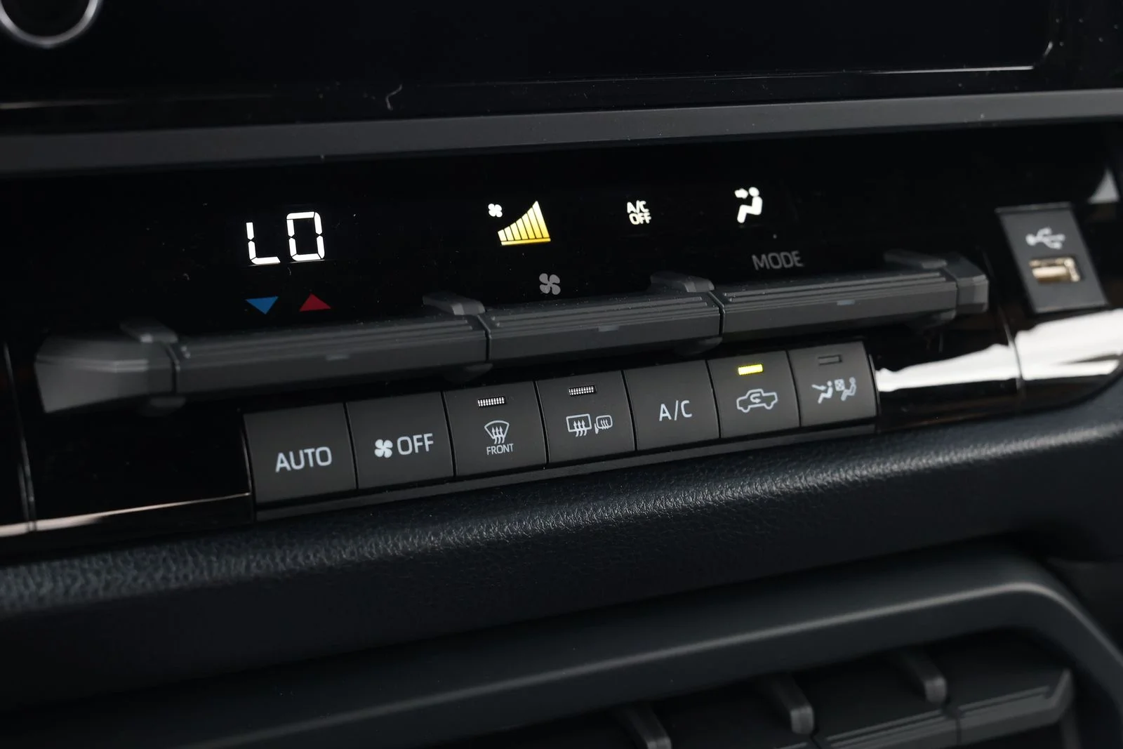 2026 Toyota Tundra SR5 - Photo 18