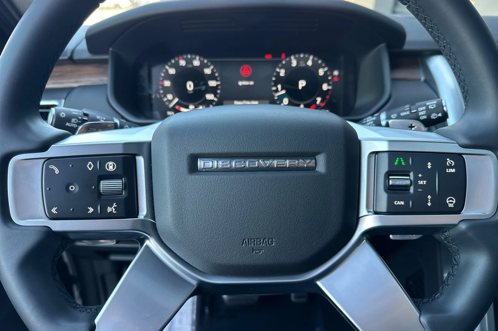 Certified Used 2025 Gray Land Rover Dynamic SE image 28