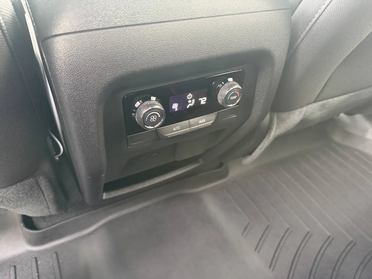Used 2026 Gray Chevrolet LT 4dr SUV image 3
