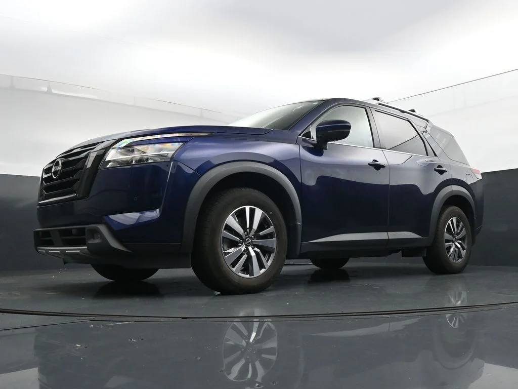 Used 2023 Blue Nissan SL image 37
