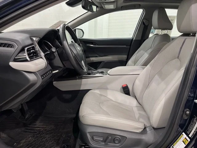Used 2021  Toyota XLE image 9