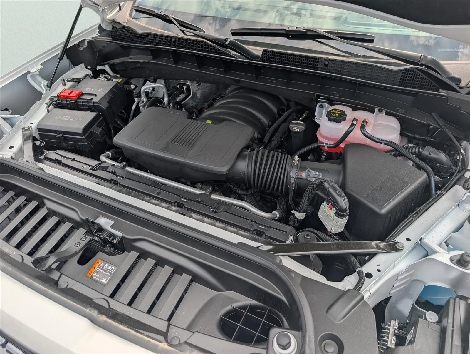 New 2026 Summit White GMC Elevation image 10