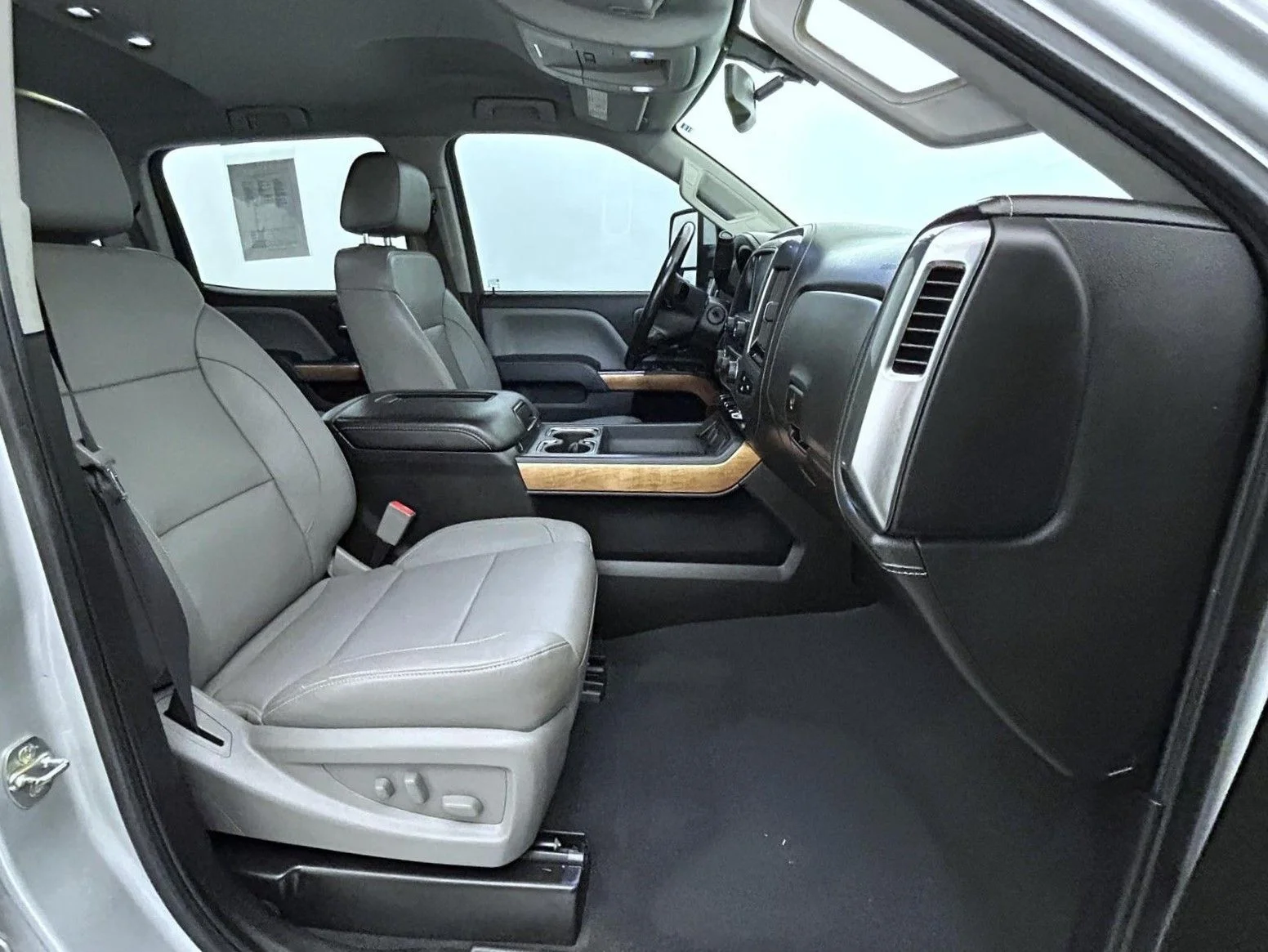 Used 2019 Silver Chevrolet LTZ image 15