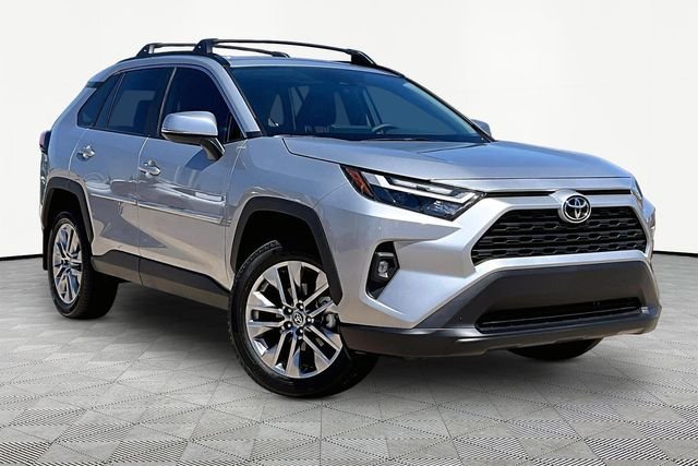 Used 2025 Silver Toyota XLE Premium image 11