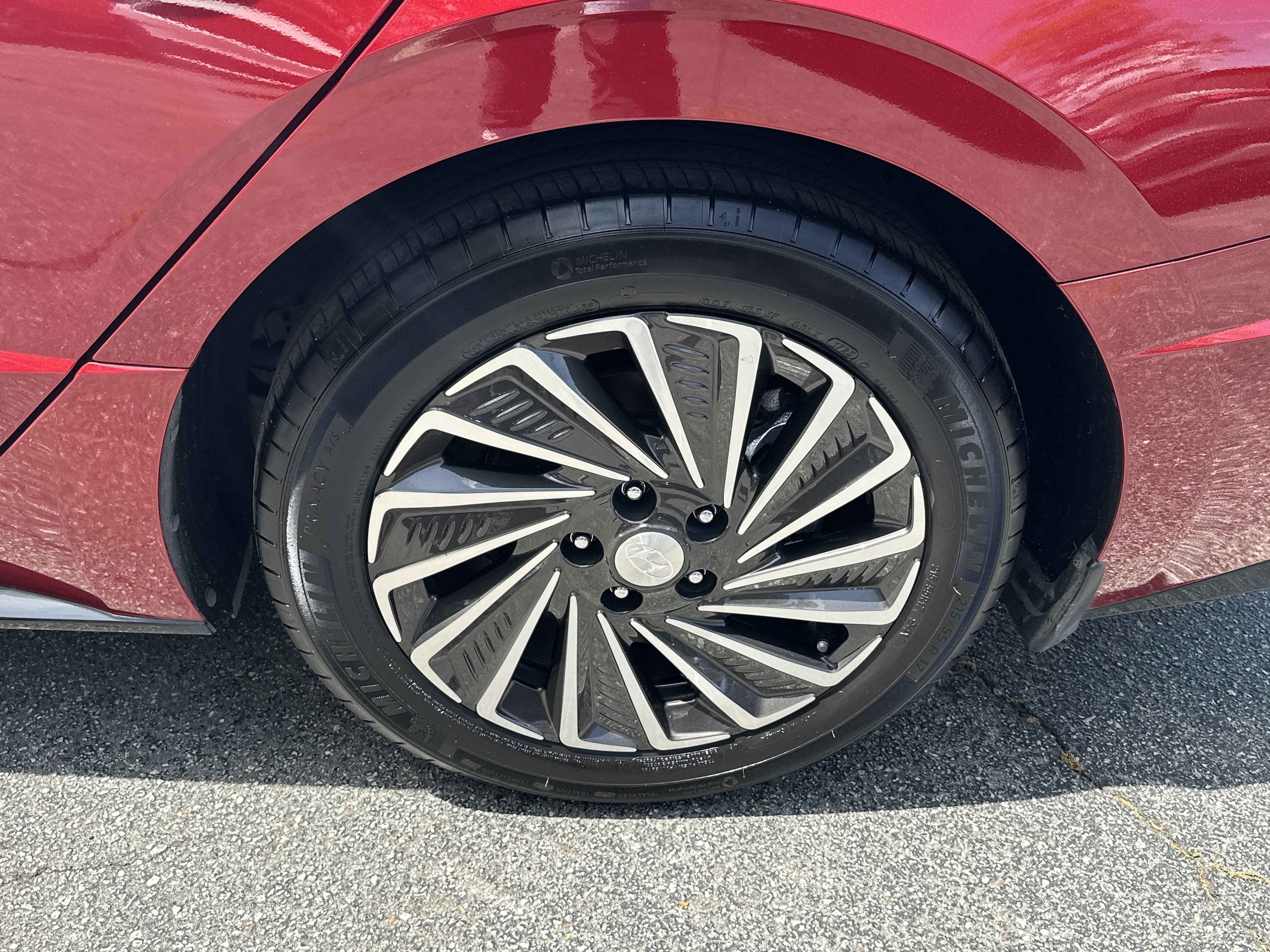 Used 2023 Ultimate Red Hyundai SEL image 27
