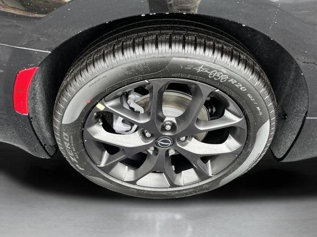 New 2026 Diamond Black Crystal Pearl-Coat Exterior Paint Chrysler Select image 9