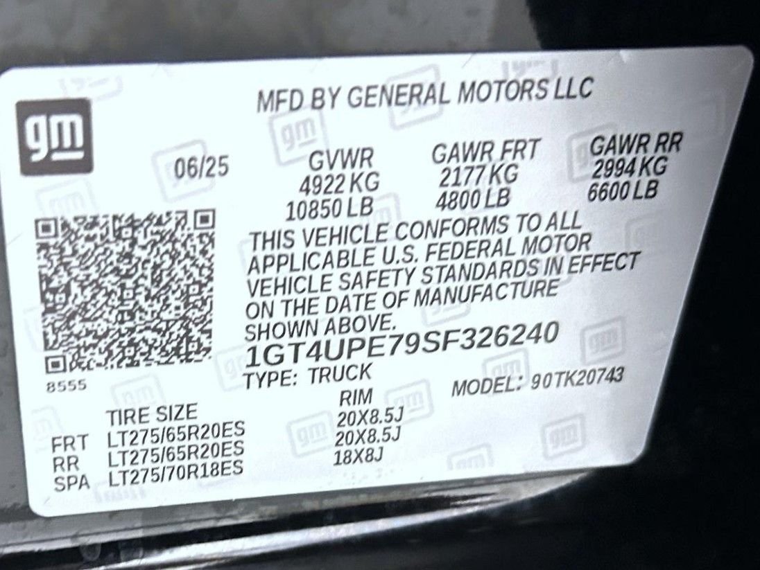 Used 2025 Black GMC AT4 image 28