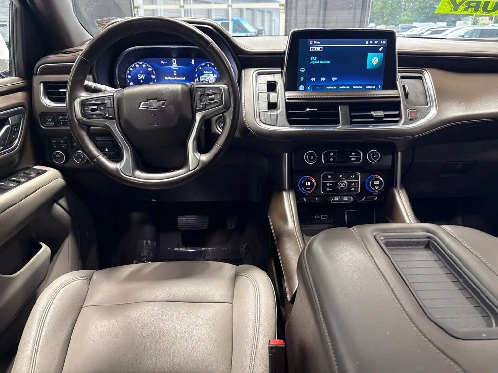 Used 2023 White Chevrolet Z71 image 22