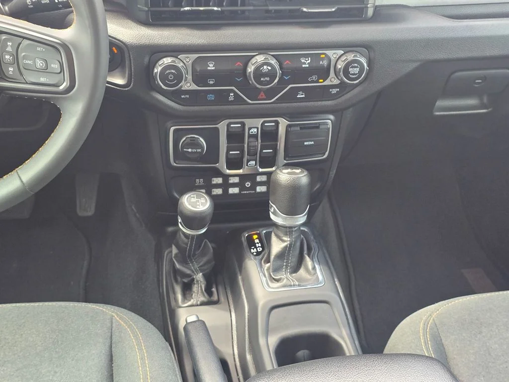 Used 2024 Green Jeep Sport S 4xe image 16