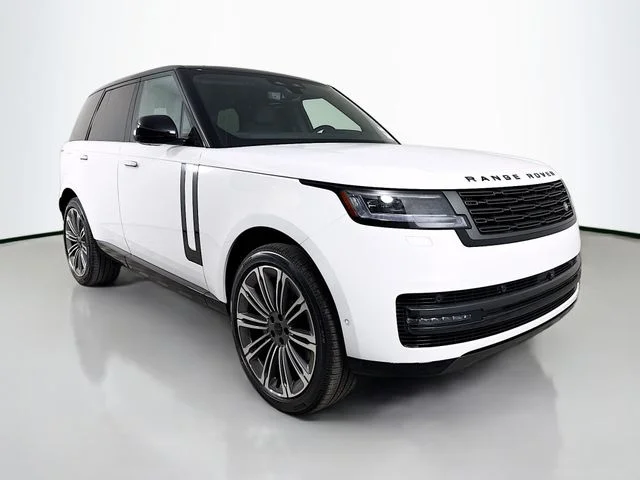 New 2026 Fuji White Land Rover SE image 3