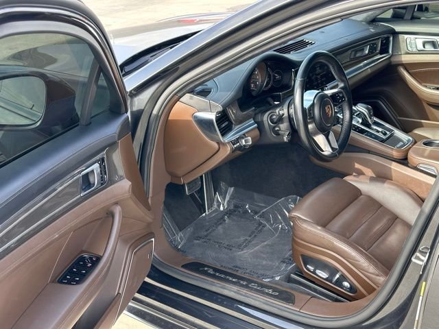 Used 2017  Porsche Turbo image 7