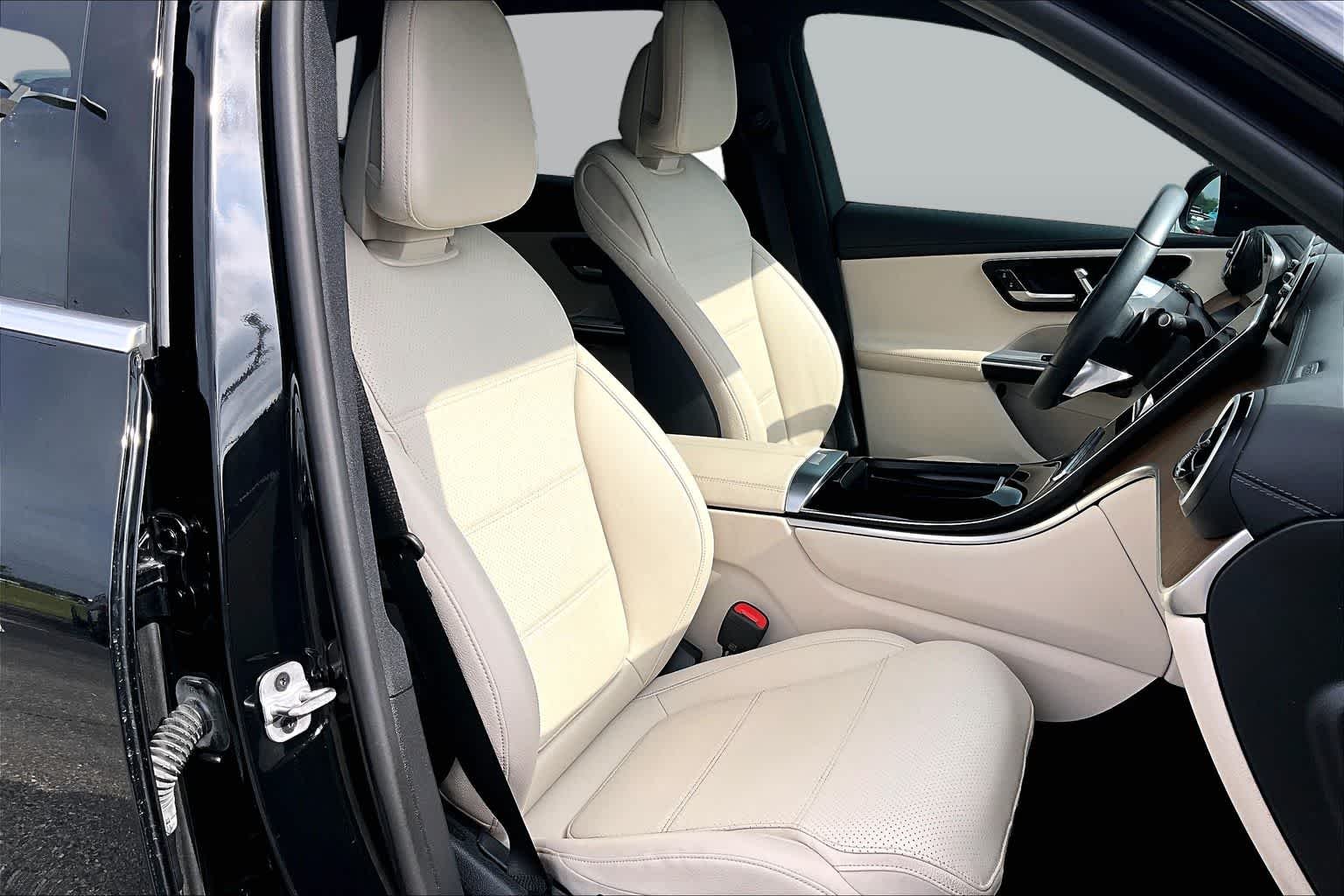 Certified Used 2024 Black Mercedes-Benz GLC 300 image 9