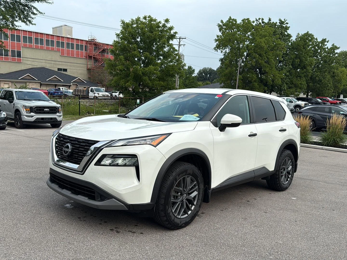 Used 2022 WHITE NISSAN SUV image 7