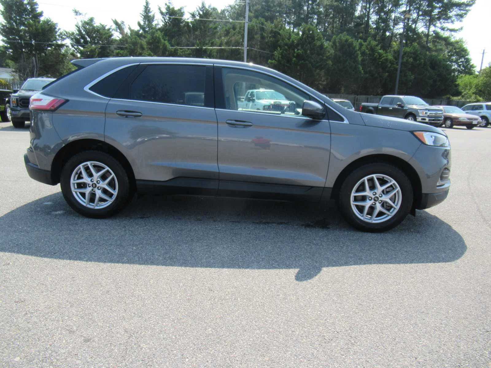 Used 2024 Carbonized Gray Ford SEL image 4