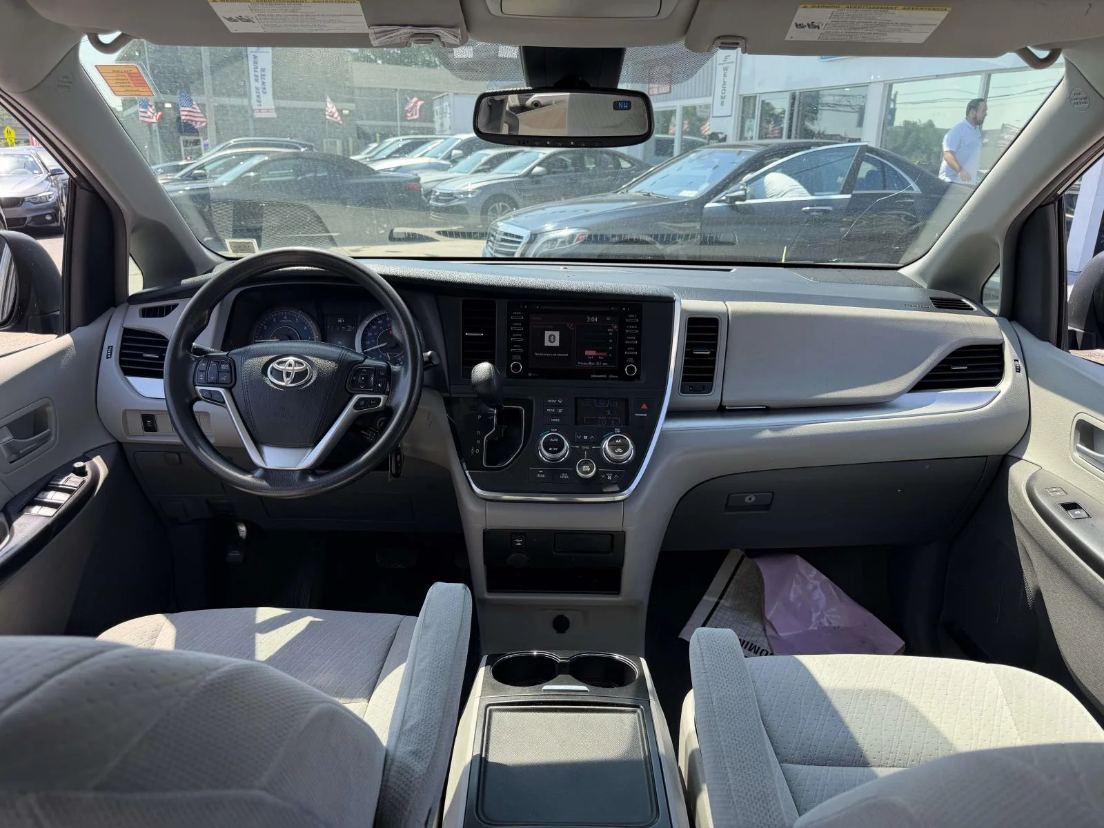 Used 2018 Gray Toyota LE image 14