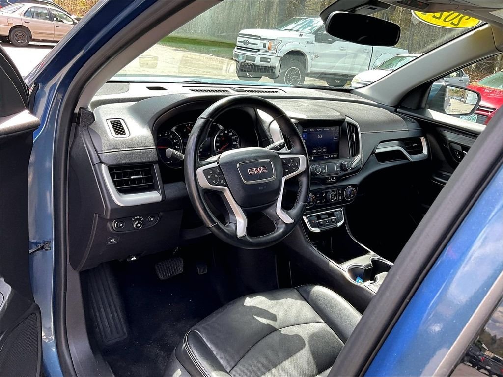 Used 2024 Downpour Metallic GMC SLT image 8