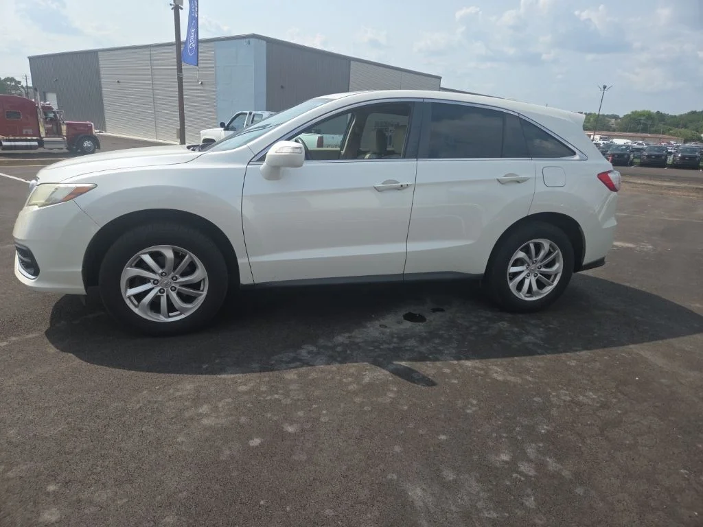 Used 2016  Acura Base image 6