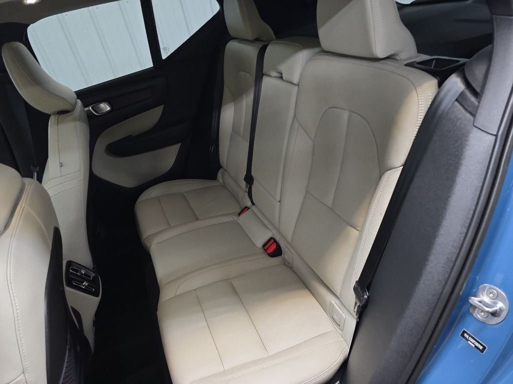 2023 Volvo XC40 Plus - Photo 33