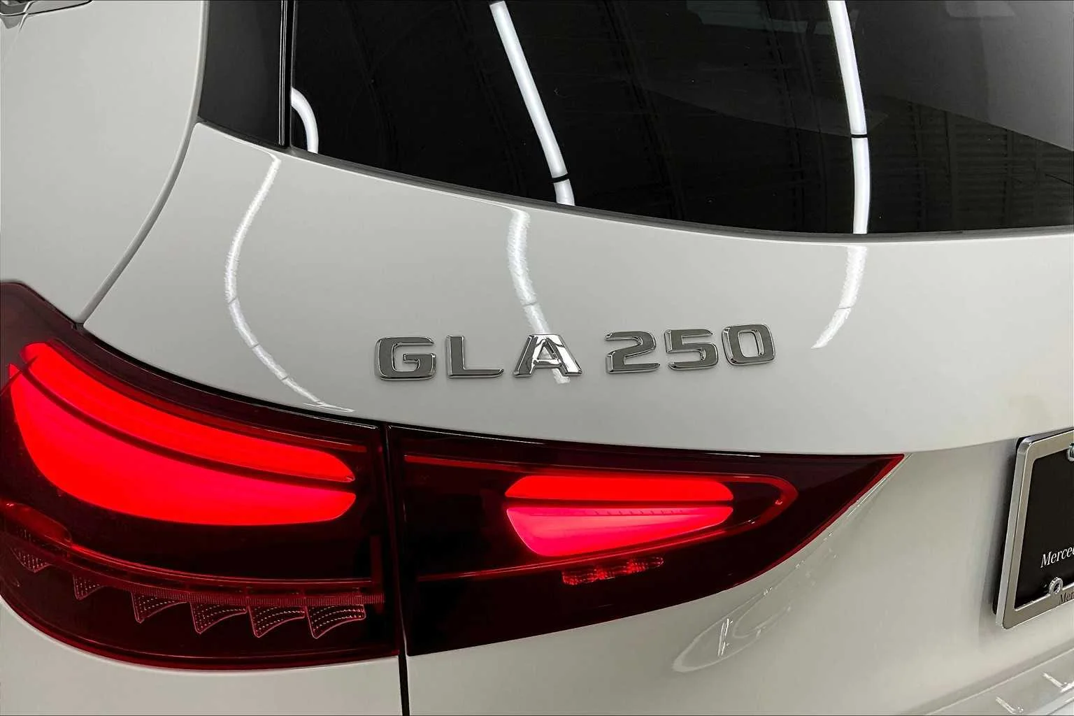 New 2026 Polar White Mercedes-Benz GLA 250 image 15