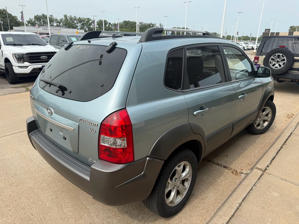 Used 2009 Desert Sage Metallic Hyundai SE image 9