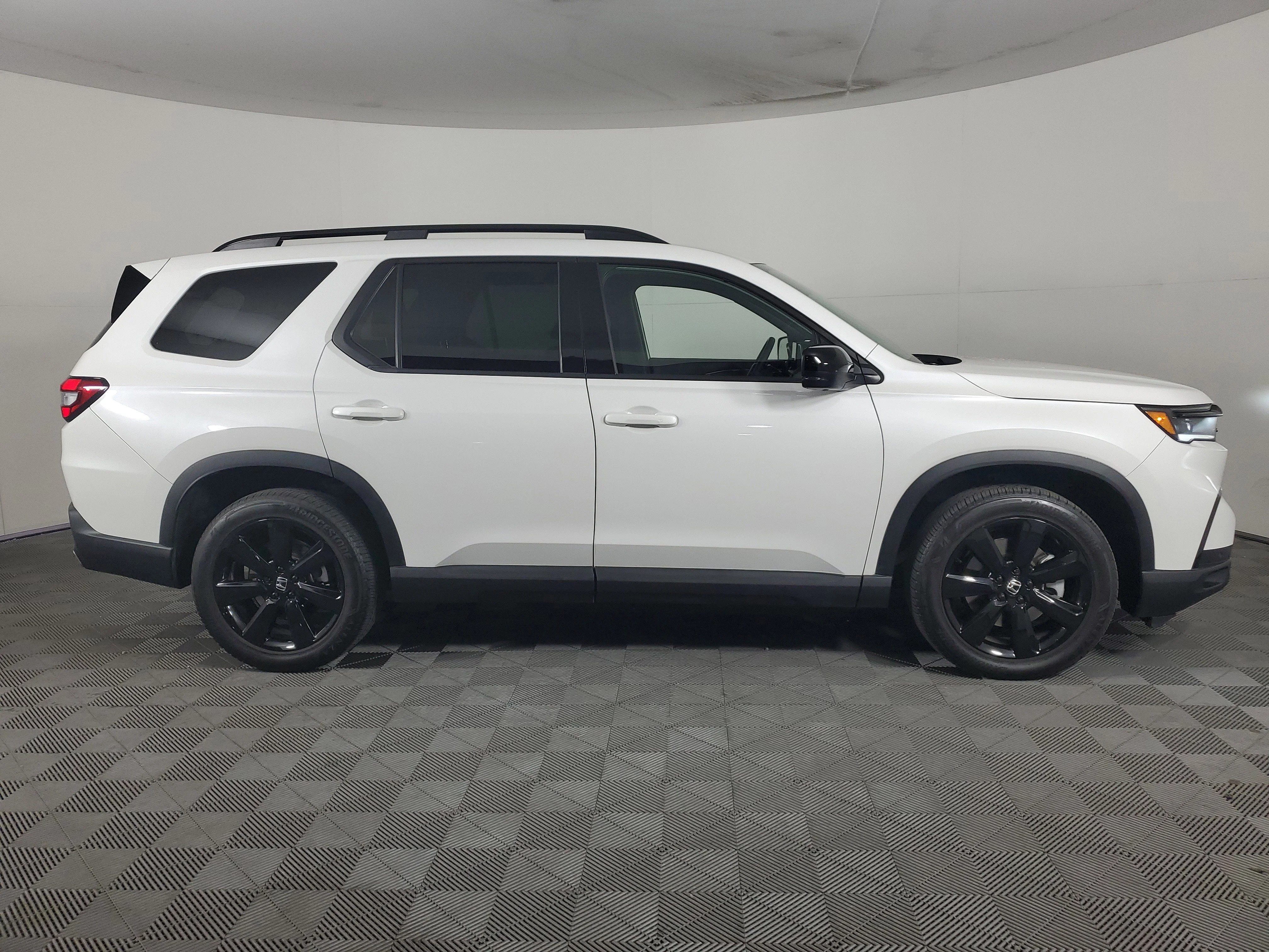 2025 Honda Pilot Black Edition - Photo 39