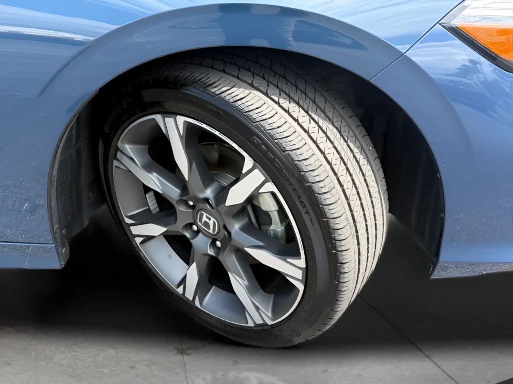 2025 Honda Civic Sport Touring - Photo 40
