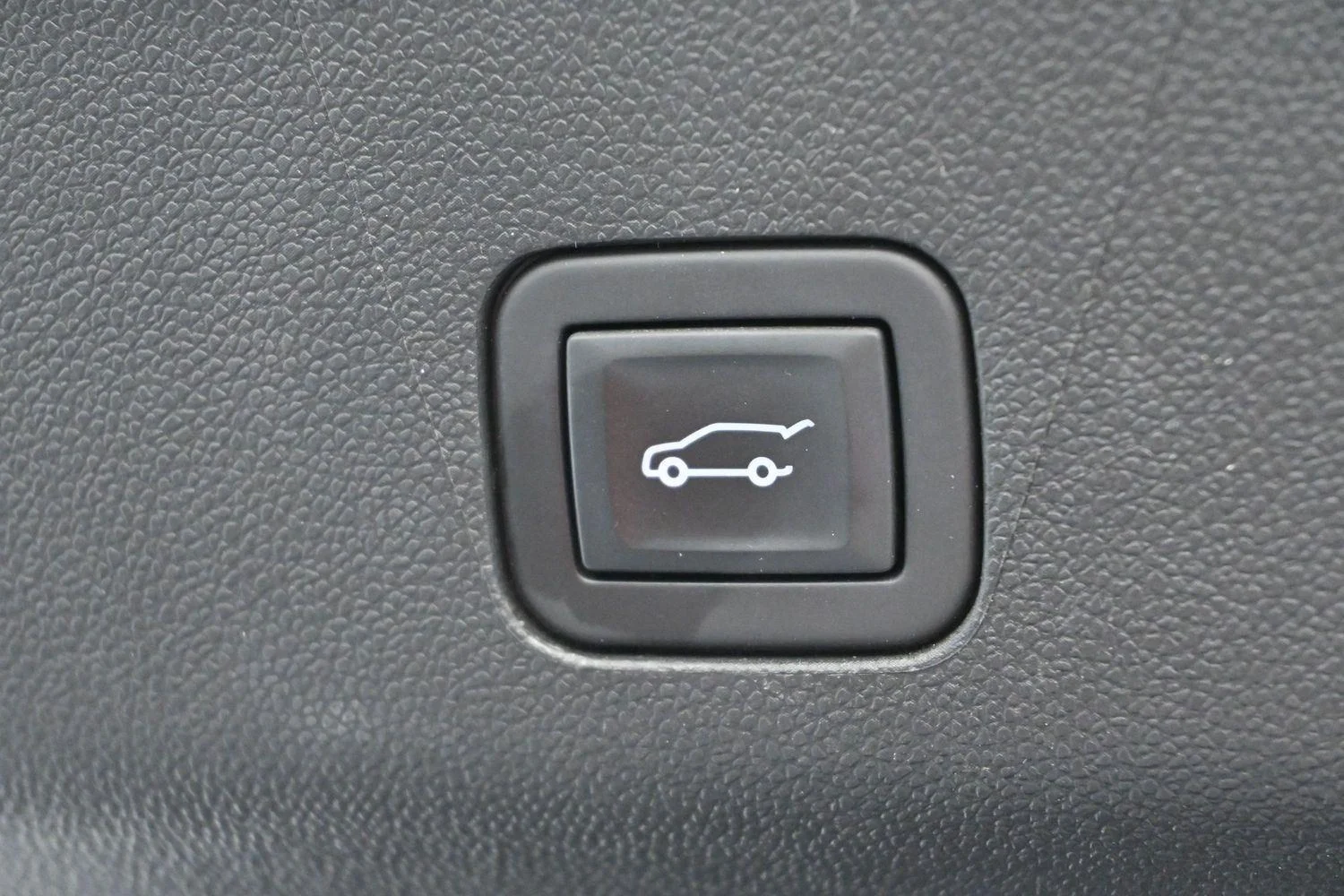 Used 2024 Onyx Black GMC Denali image 12