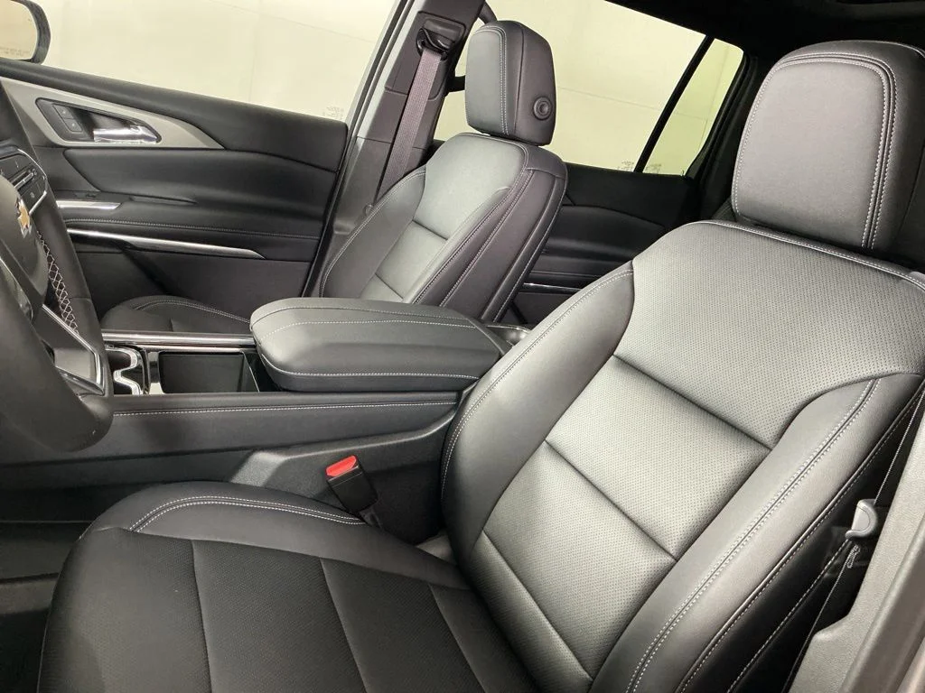New 2027 Gray Chevrolet LT image 5