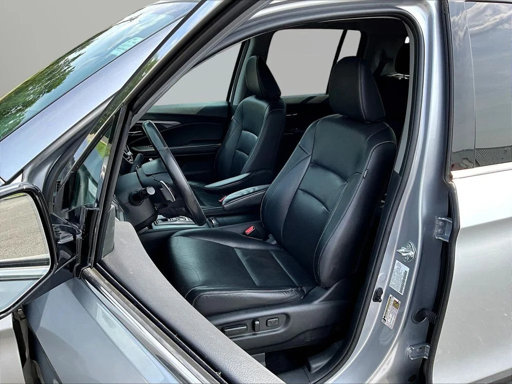 Used 2023 Lunar Silver Metallic Honda RTL-E image 22