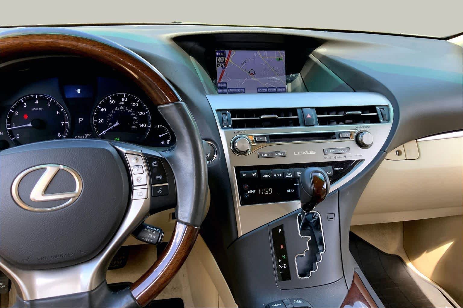 Used 2015 Satin Cashmere Metallic Lexus  image 7