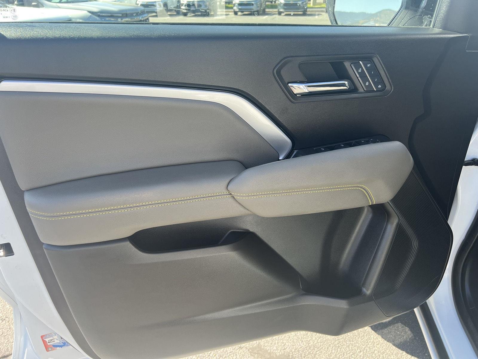 2024 Chevrolet Colorado ZR2 - Photo 15