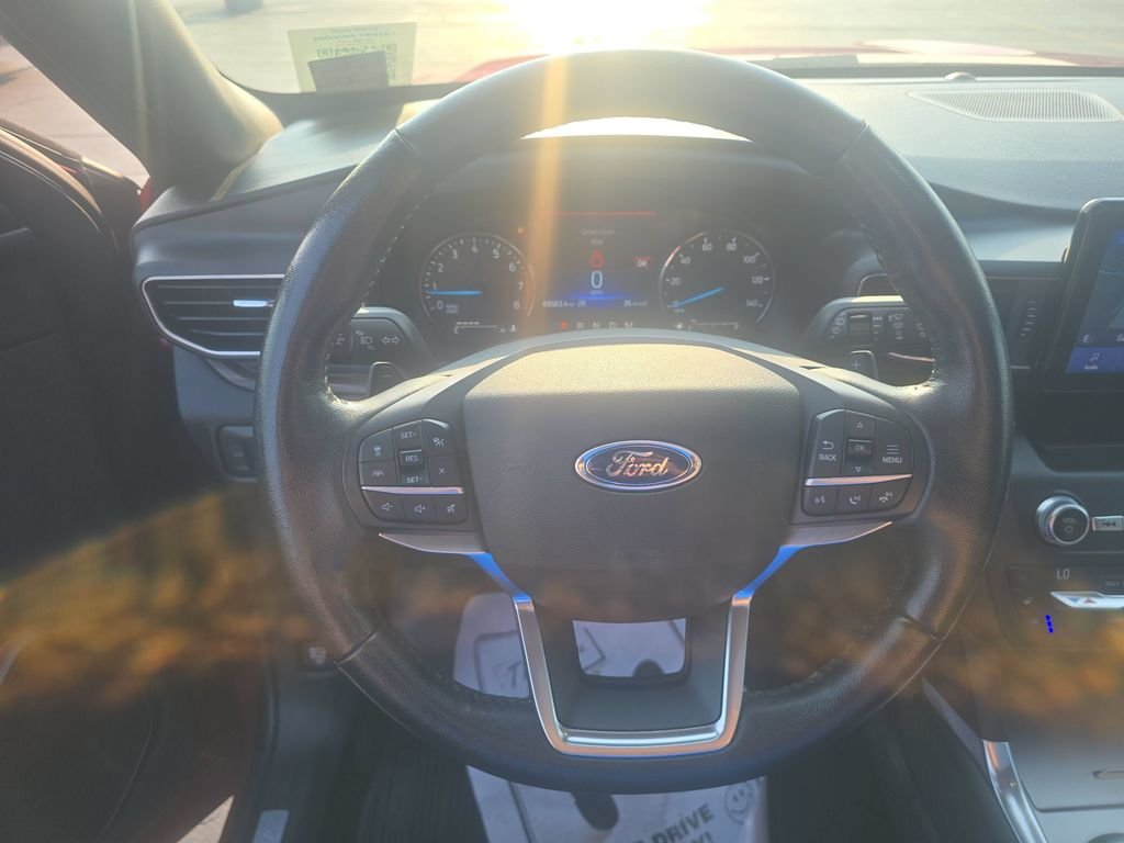 Used 2020 Red Metallic Ford Limited image 14