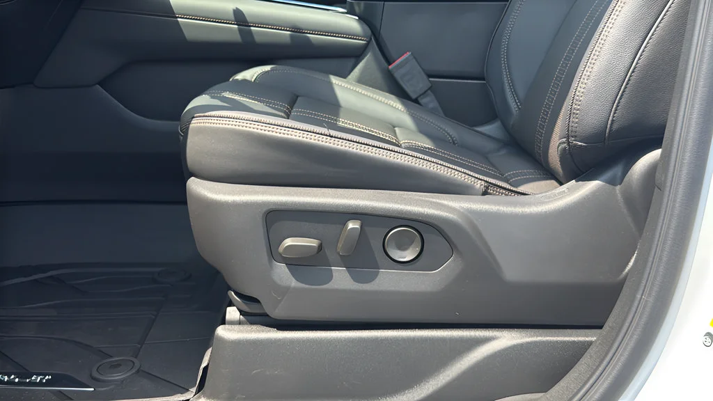 2026 Chevrolet Suburban High Country - Photo 25