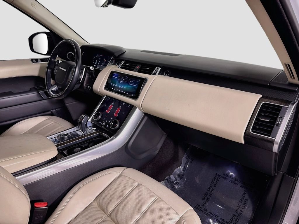 Used 2022 White Land Rover HSE Dynamic image 31