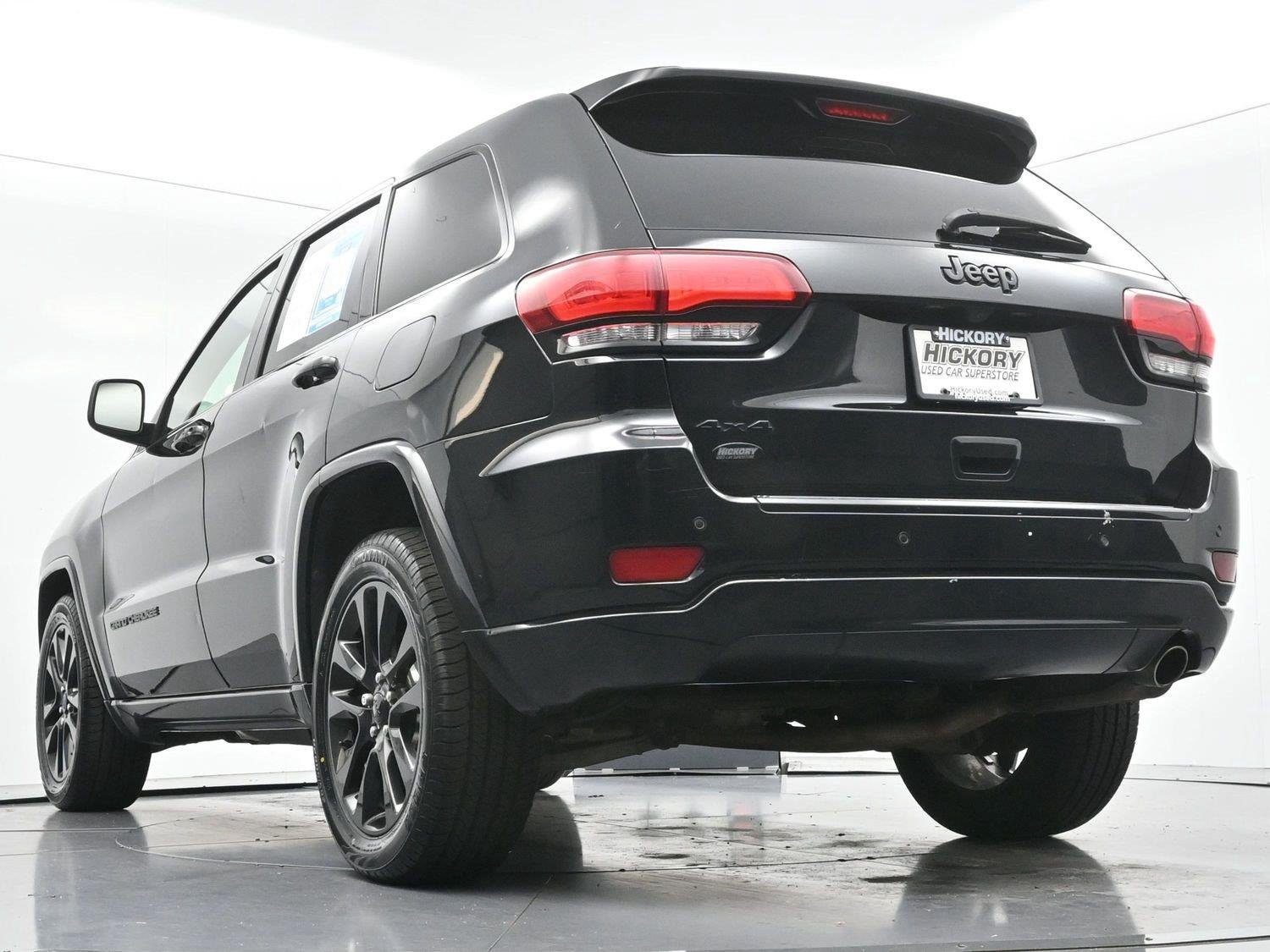 Used 2017 Diamond Black Crystal Pearlcoat Jeep Altitude image 49