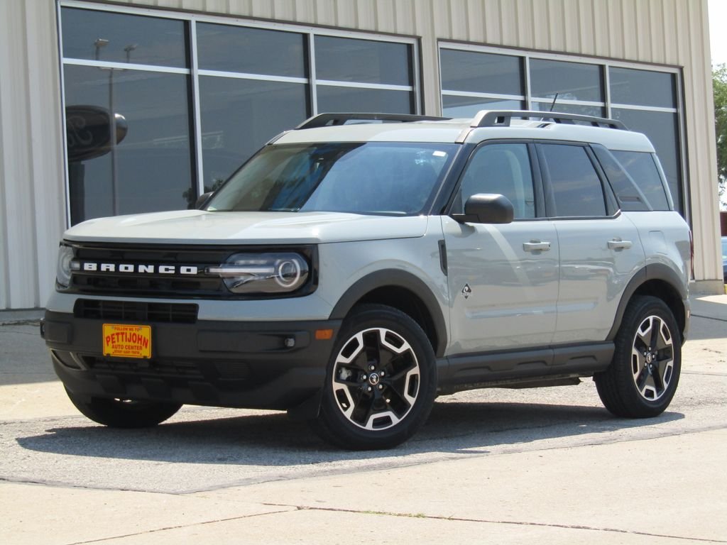 Used 2023 Green Ford Outer Banks image 12
