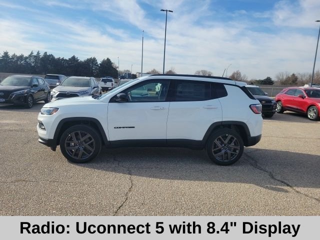 New 2026 Bright White Clearcoat Jeep Latitude image 3