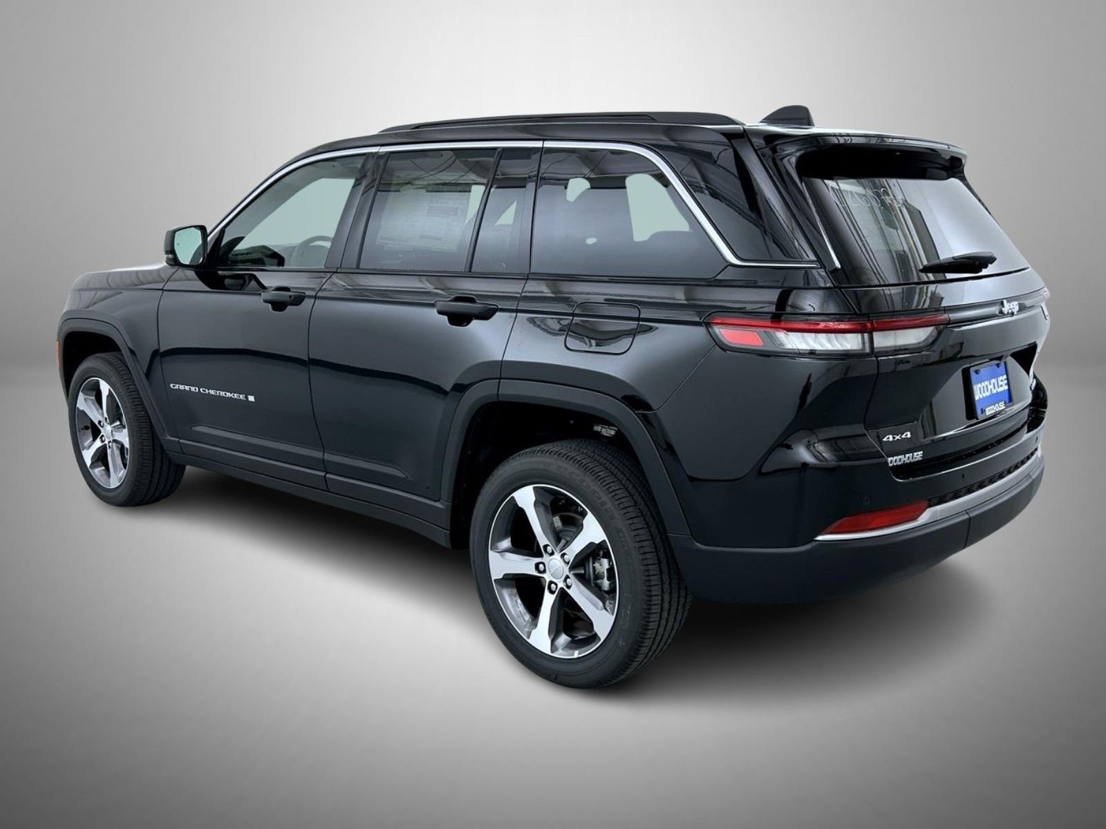 New 2026 Diamond Black Crystal Pearl-Coat Exterior Paint Jeep Limited image 7