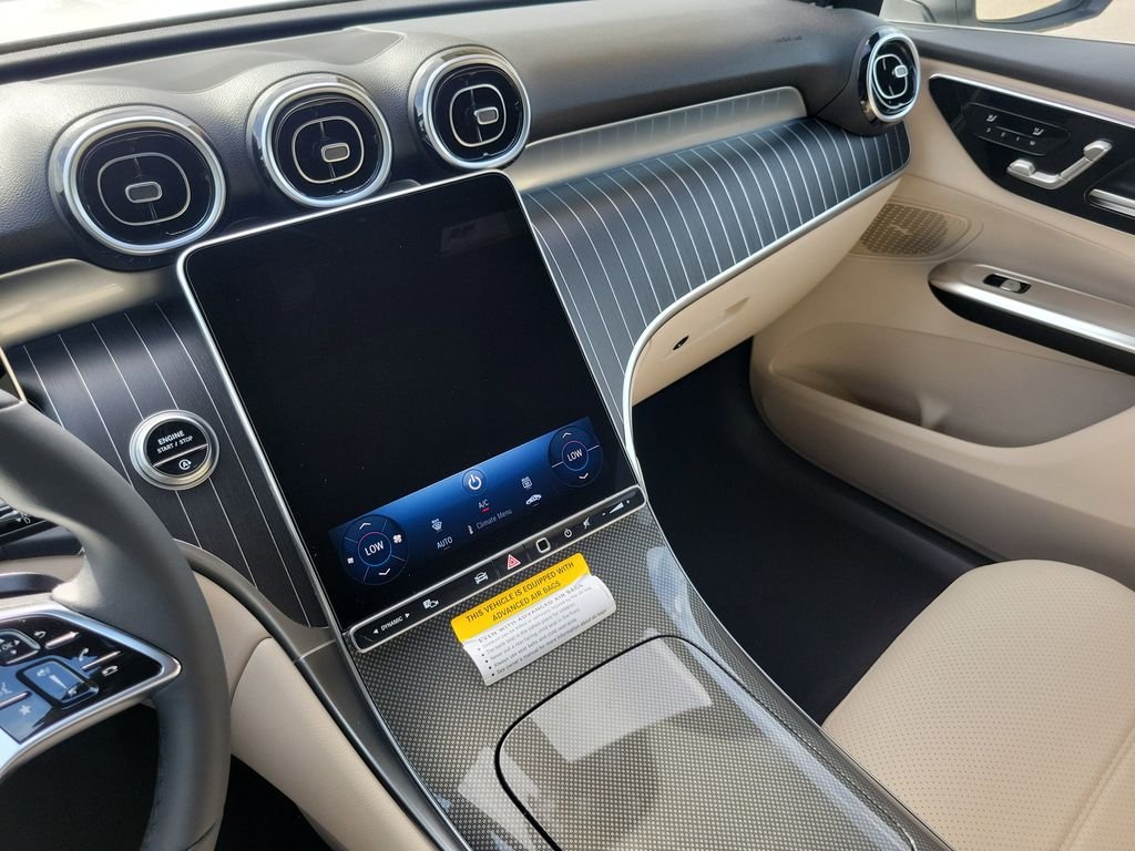New 2026 White Mercedes-Benz GLC 300 image 25