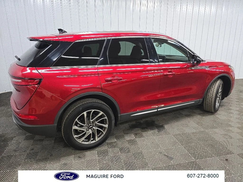 Used 2022 Red Lincoln Standard image 3