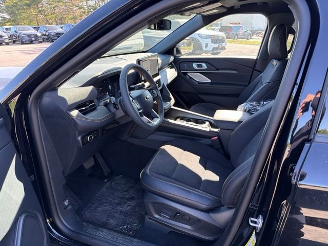 New 2026 Agate Black Metallic Ford Tremor® image 14