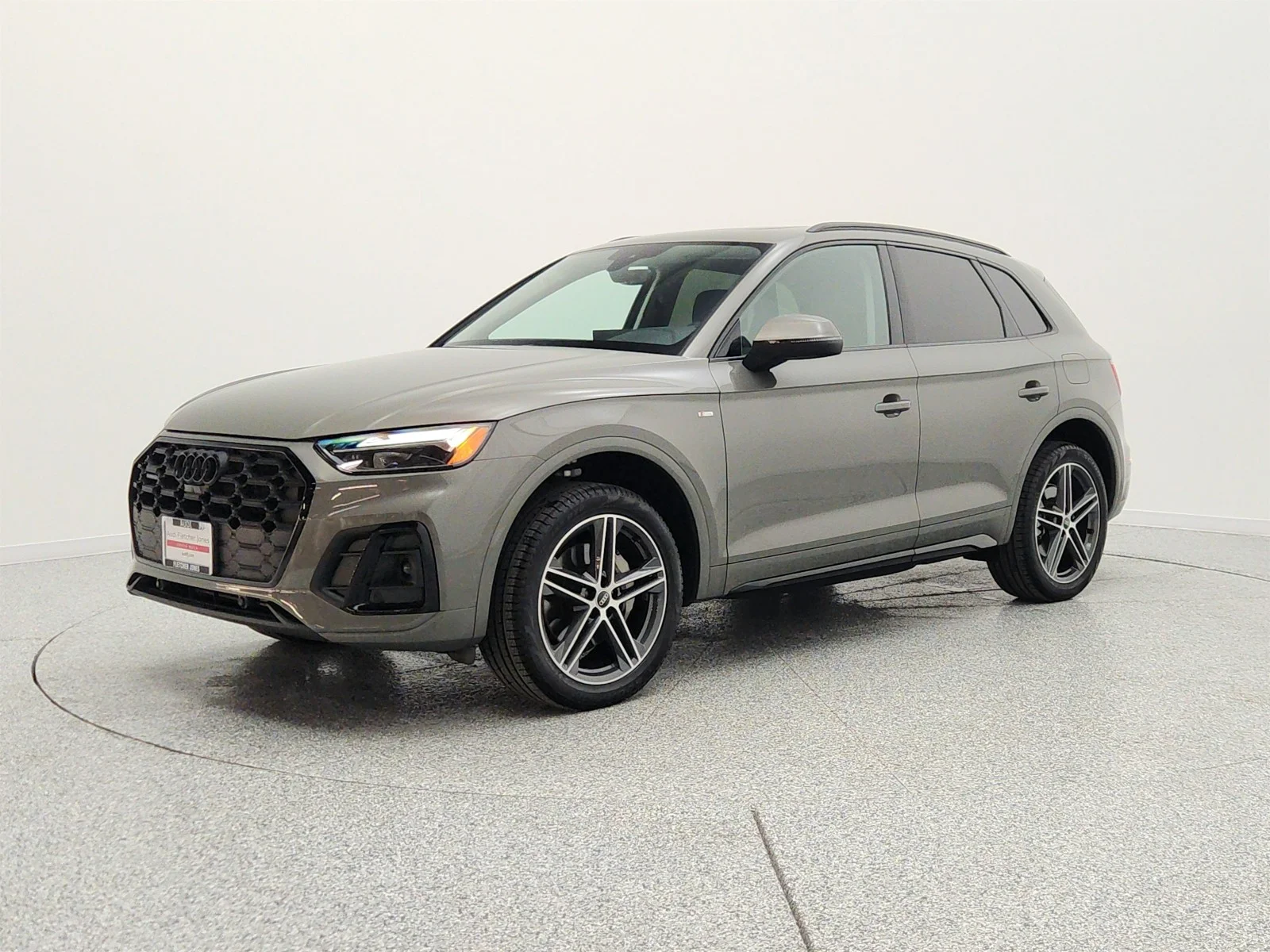 2023 Audi Q5 55 e Premium Plus's photo