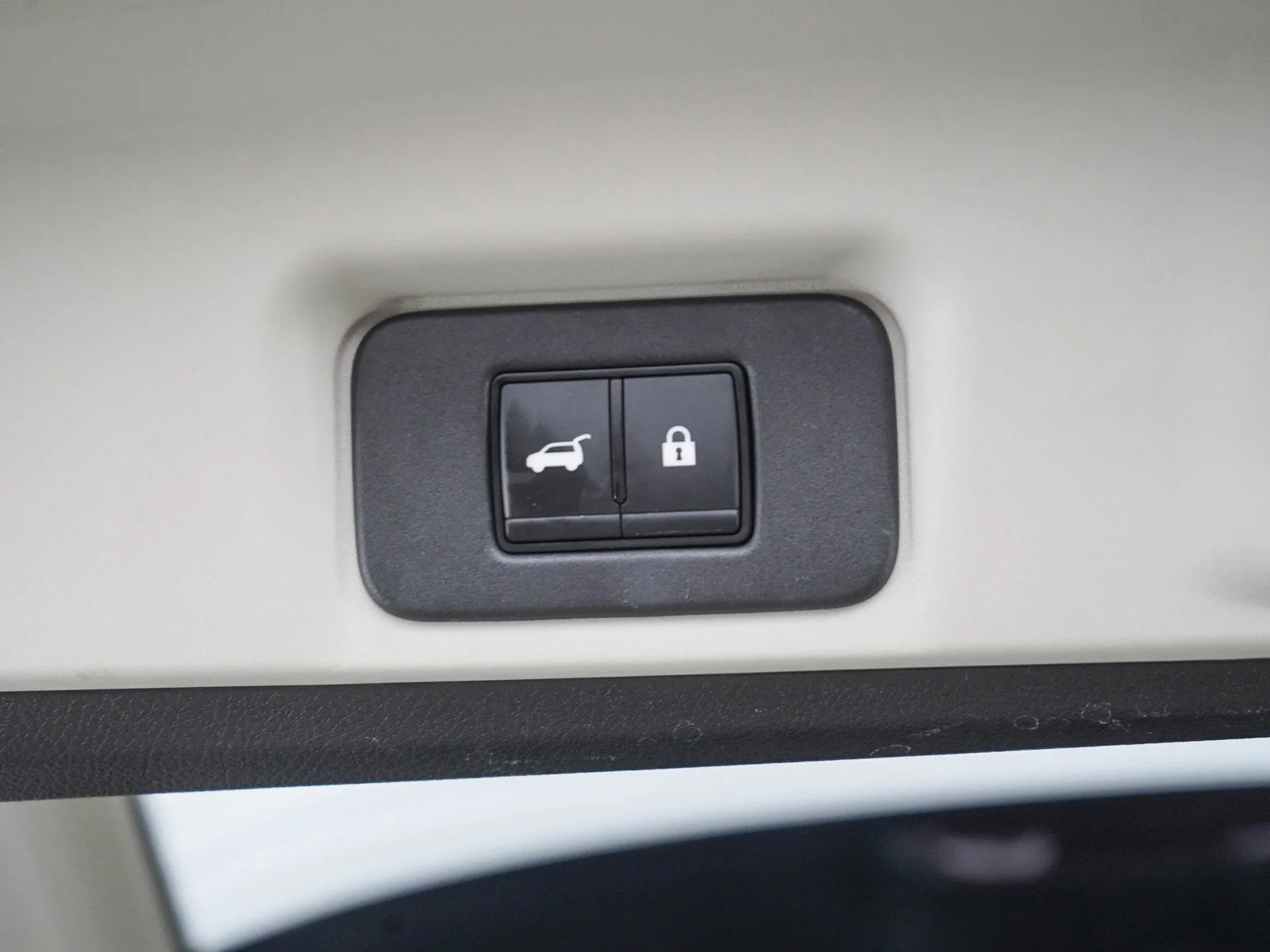 Used 2023 Black Diamond Pearl Nissan PLATINUM+ image 17